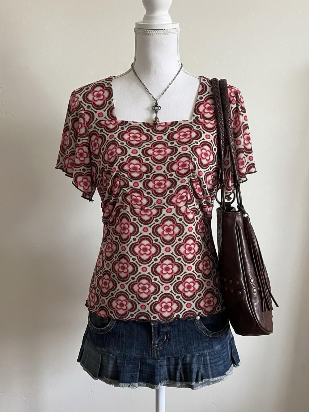 y2k does 70s floral boho hippie geometric stretchy short sleeve top small
